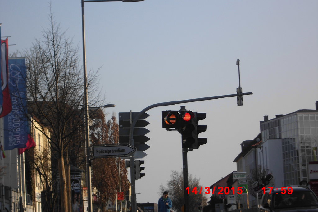 Gelber Blinkpfeil Nach Rechts Bei Roter Ampel Verkehrstalk Foren