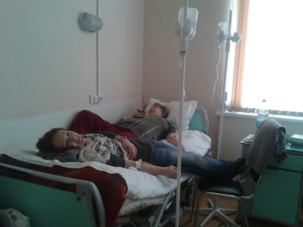 Фото в больнице в палате с капельницей без лица из реальной