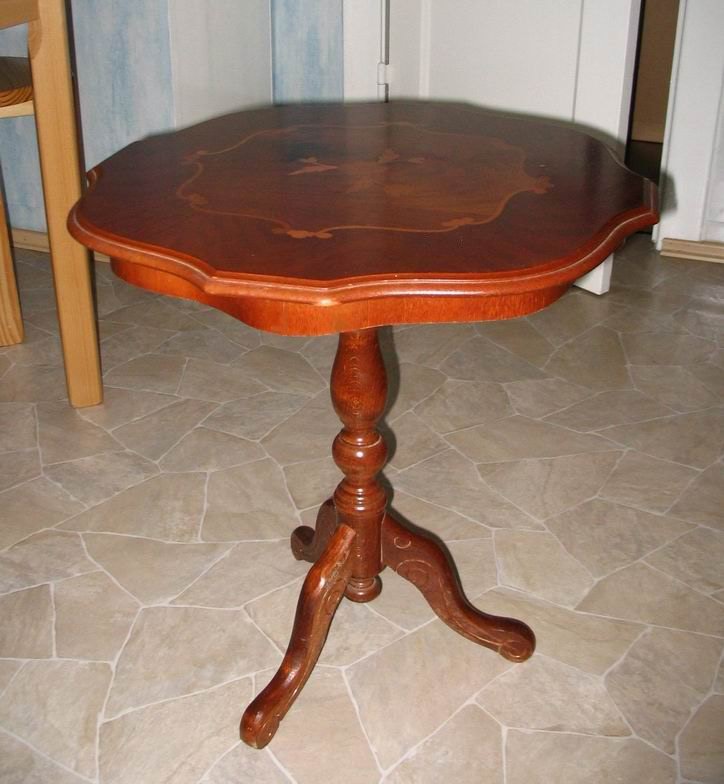 Авито ростов стол. Авито маленькие столы. Авито Ульяновск мебель маленький стол. Заказать стол маленький автомат. Дырабес армянский маленький стол.