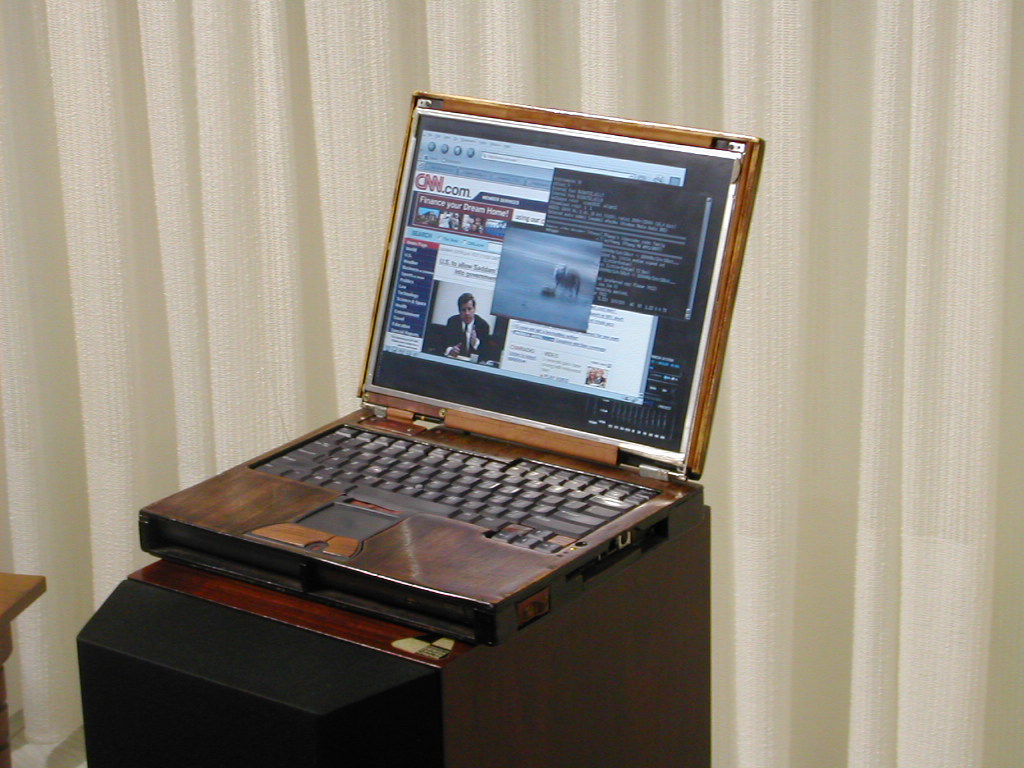 Самодельный ноутбук. Корпус ноутбука из дерева. Деревянный корпус для ноутбука. Самодельный корпус для ноутбука.